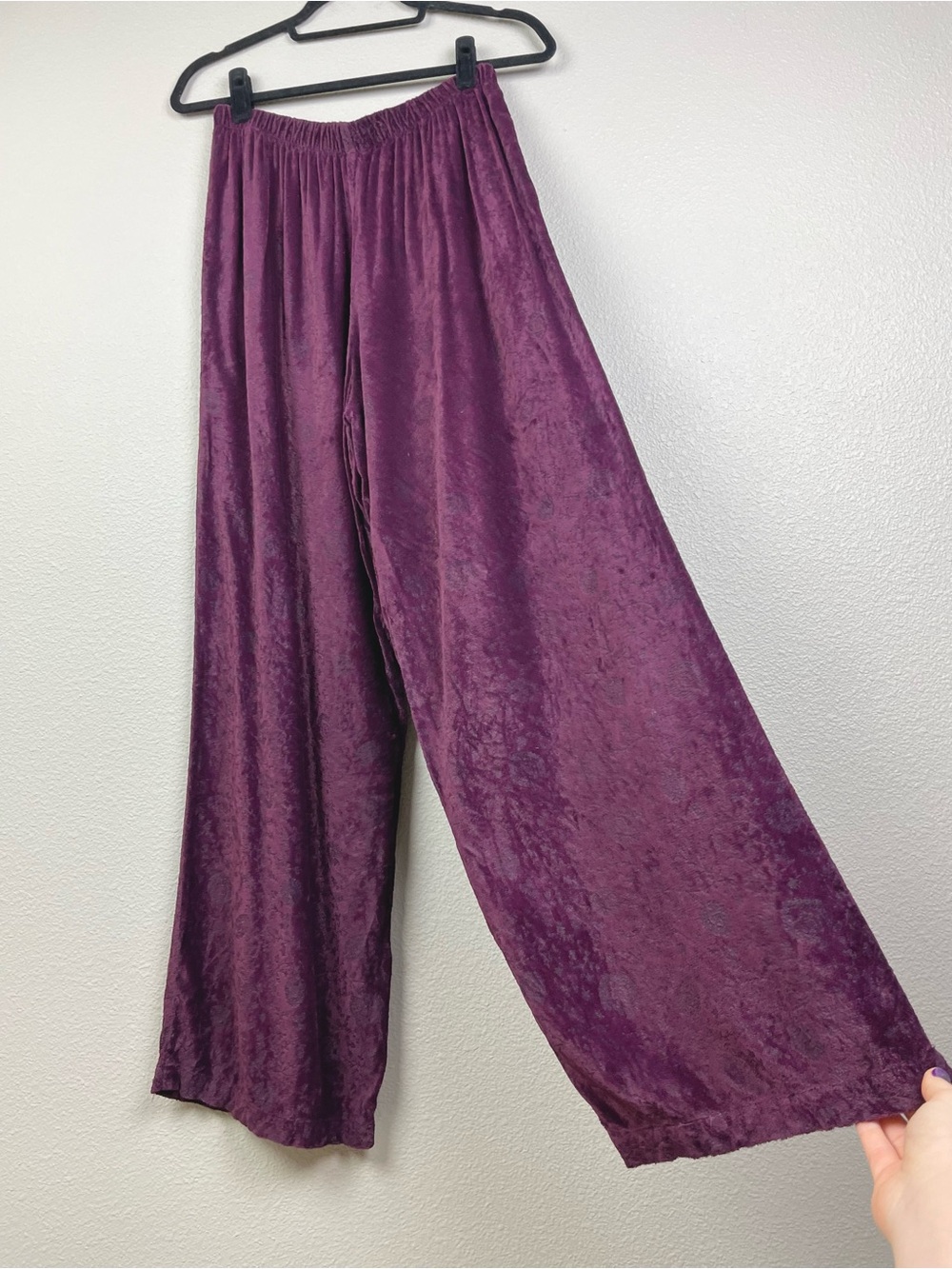 CP Shades Women's Medium Burgundy Purple Crushed Velvet Floral Pull On Pants